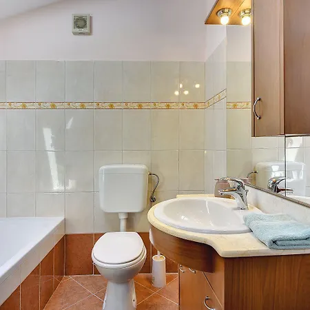 Vikendica Mit Privatem Pool, Liegestuehle, Wlan, Klima